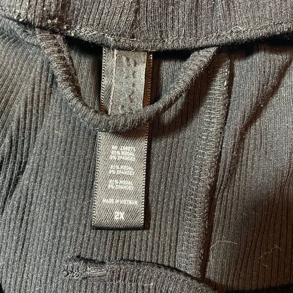 SKIMS Soft Lounge Rib Sleep Set - Picture 5 of 9